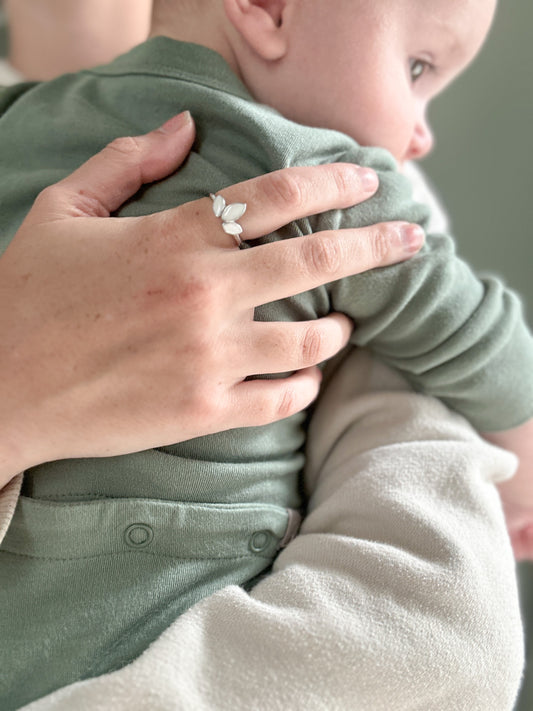 What is breastmilk jewelry?